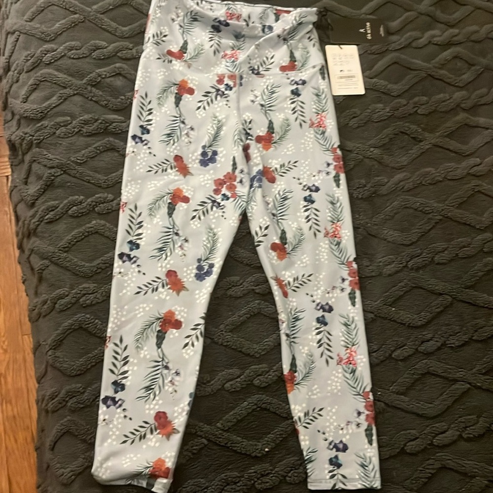 DK Active Leggings, New with tags!